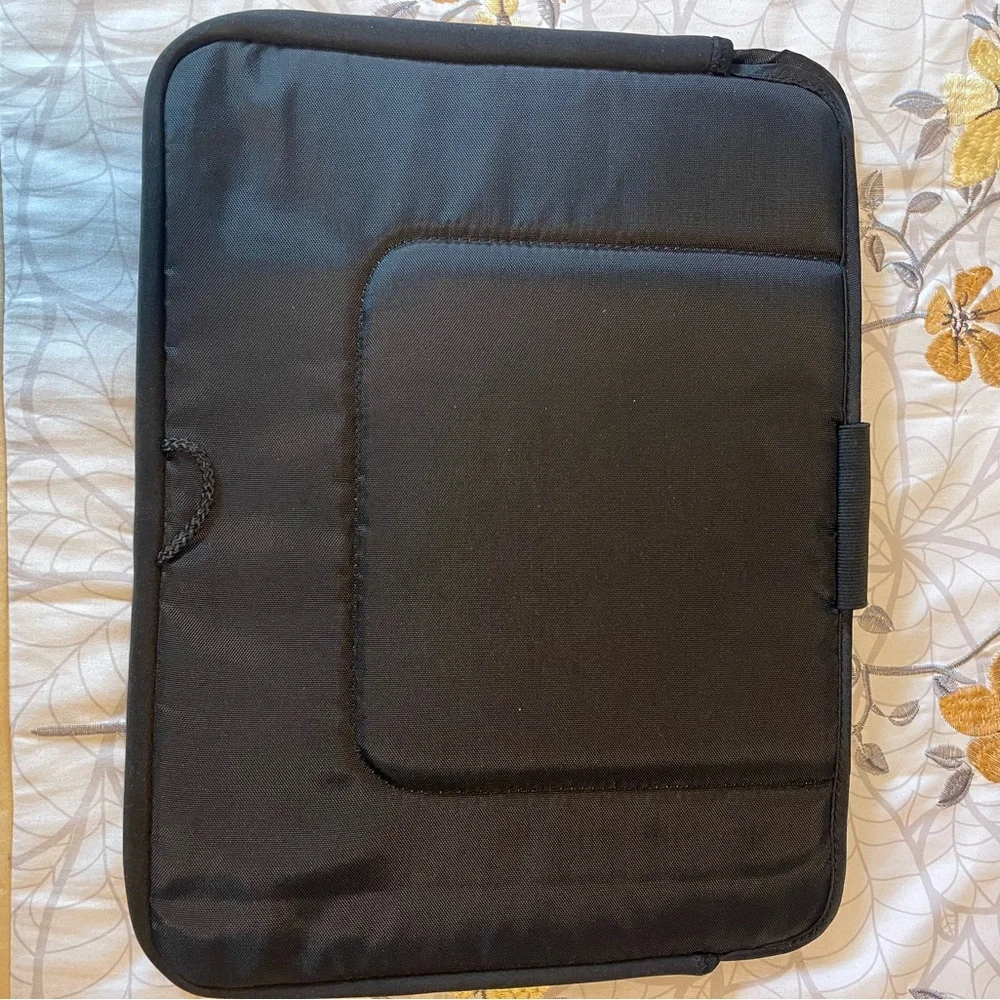 Briggs & Riley Black Padded Laptop Sleeve